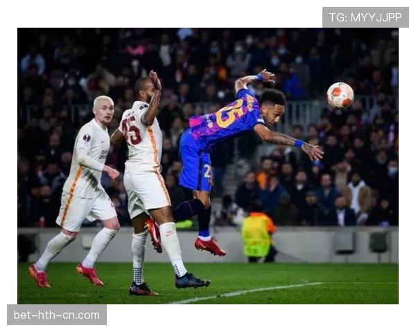 哈维如何通过中场直塞重塑关键战突破格局