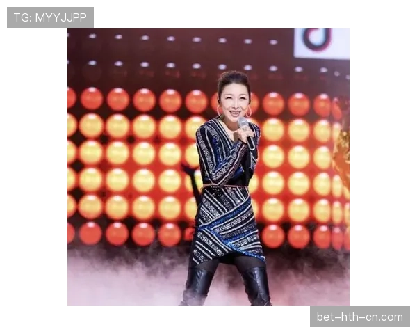 孙悦家里电视都不用买了吧，篮球场上演家庭大片呢？